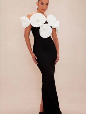 Elegant Black Evening Gown with White Floral Appliqué